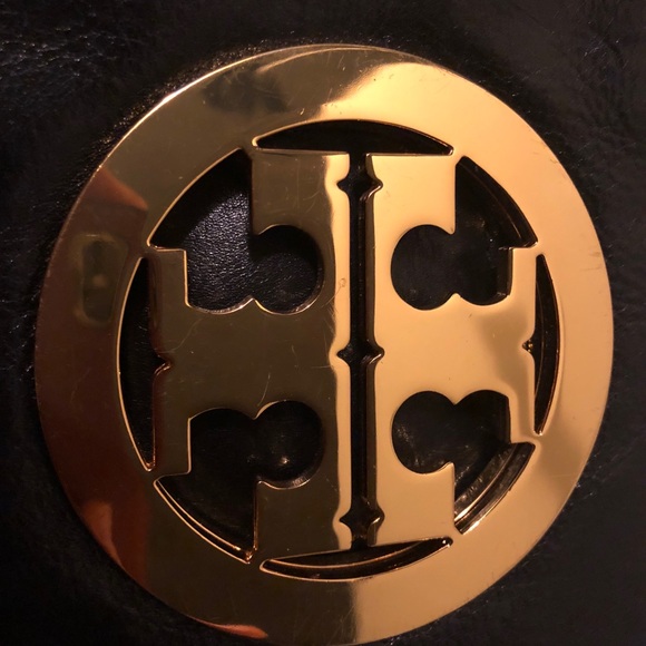 Tory Burch Logo Clutch in Black and Gold - Picture 4 of 8
